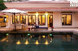 La Bougainvillea With Heritage Home With Complimentary Cook