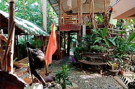 Victoria Guest House And Cottages