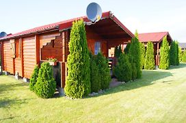 Domki Letniskowe ,,Tęcza