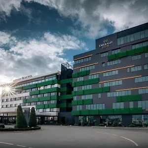 Emerald Hotel Exterior photo