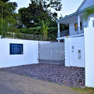 Villa-Roscia-Beau-Vallon-Exterior
