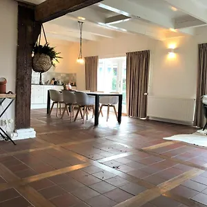 B-Nb-The-Barnhouse-Hotel-Bergambacht-Interior