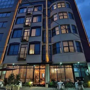 The Residence Hotel Exterior photo