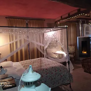 La-Via-Bed-Breakfast-Cavour-Room