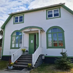 Missionshuset-Bed-Breakfast-Sandhamn-Exterior