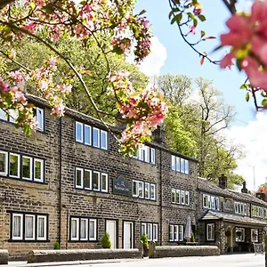 The Woodman Inn Exterior photo