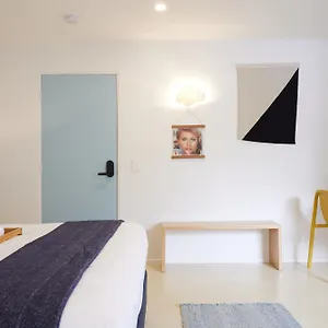 The-Blue-Water-Motel-Kingscliff-Room