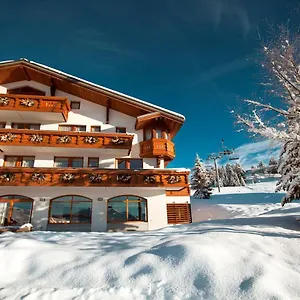 Le-Calgary-Hotel-Les-Saisies-Exterior
