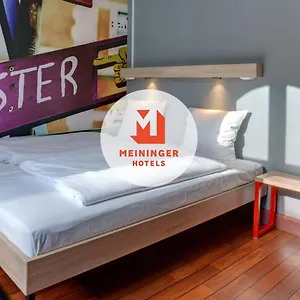 Meininger-Hotel-Copenhagen-Room