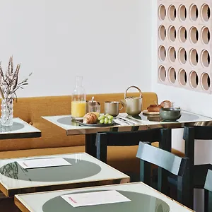 Hotel-Orphee-Orso-Hotels-Paris-Room