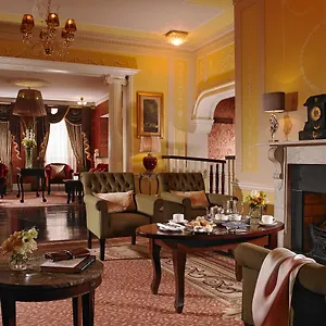 Buswells Hotel Room photo