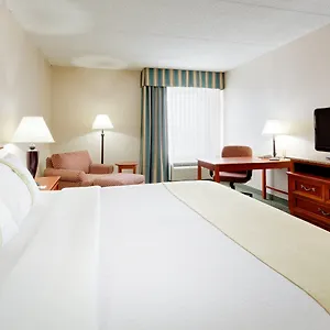 Burrstone-Inn-An-Ascend-Collection-Hotel-New-Hartford-Room