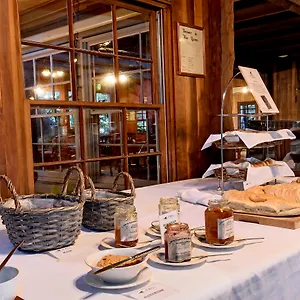 OReillyS-Rainforest-Retreat-Canungra-Interior