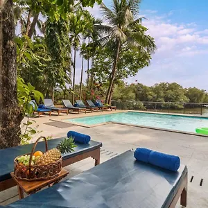 Casa Saipem With River View & Kitchen Access By Stayvista Amenities photo