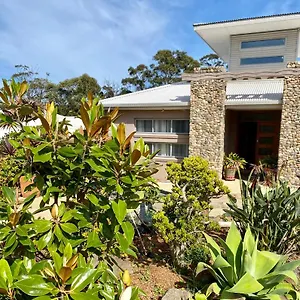 Serenity-Lodge-For-Couples-Ulladulla-Exterior