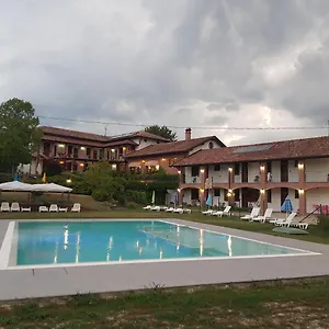Agriturismo-Le-Due-Cascine-San-Marzano-Oliveto-Exterior