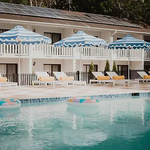 The-Lodge-Jamberoo-Exterior