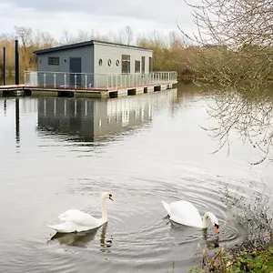 Berth 6 On Upton Lake, Upton-Upon-Severn Home On Water Nature photo