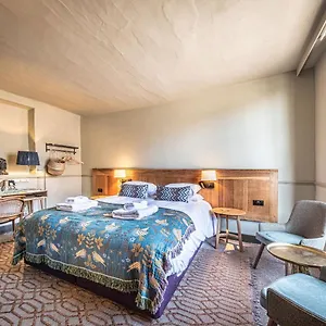 The Feathers Holt Room photo