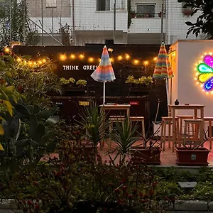 Urban Oasis Hostel Exterior photo