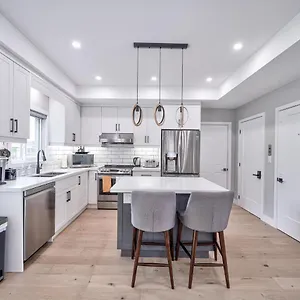 Lake-View-Cottage-With-Three-Ensuites-And-Elevator-Fort-Erie-Kitchen