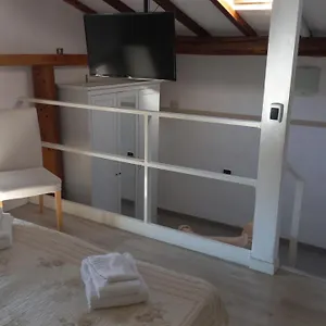 Tuscany-Dreaming-Florence-Hostel-Beds