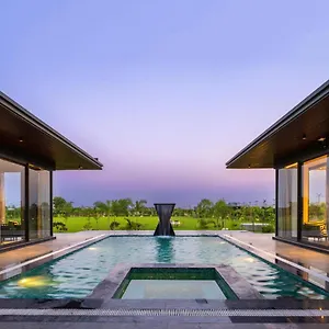 StayvistaS-Anantam-Exquisite-4Br-With-Huge-Swimming-Pool-Villa-In-Delhi-New-Delhi-Exterior