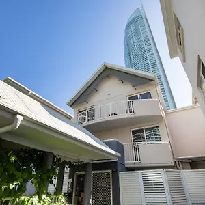 Costa-DOra-Holiday-Apartments-Gold-Coast-Exterior