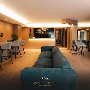 Anemone-Bianco-Suite-Rooms-Passo-del-Tonale-Exterior