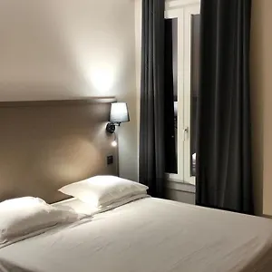 Hotel-Royal-Montreuil-Room