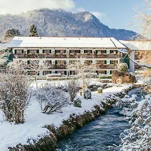 Spa & Resort Bachmair Weissach, Luxury Family Resort Exterior photo