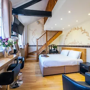 Berkley Apartments Amenities photo