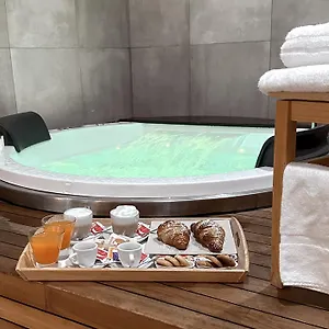 Olympus Capua Amenities photo