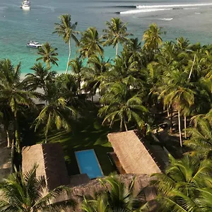 Villa-Onu-Mentawai-Private-Rooms-Katiet-Swimming-Pool
