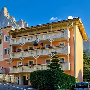 Eden Apartments Exterior photo