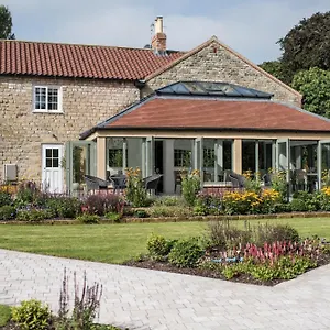 Dewars-Restaurant-And-Rooms-Malton-Exterior