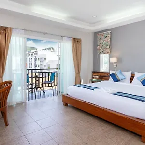 Sawasdeeciao-Patong-Guesthouse-Phuket-Room