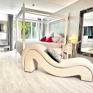 Jb-City-Loft-Hamburg-Facilities