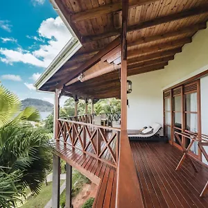 Villas-De-Jardin-Self-Catering-Port-Glaud-Exterior