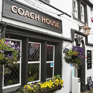 Coach-House-Hotel-Bentham-Exterior