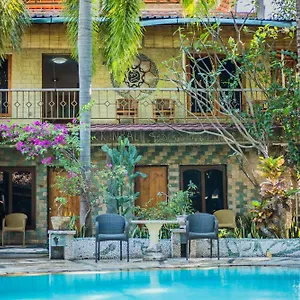 Deutsches-Eck-Rikesti-Hotel-Lovina-Exterior