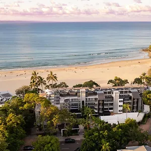 Netanya Noosa Beachfront Resort Skyline photo