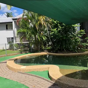 Coral-Reef-Apartments-Cairns-Exterior