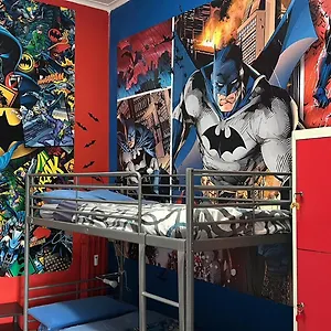 Comics Guesthouse Hostel Interior photo