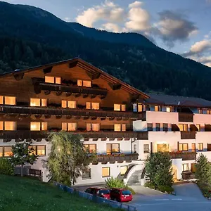 Hotel-Forer-Ladis-Exterior