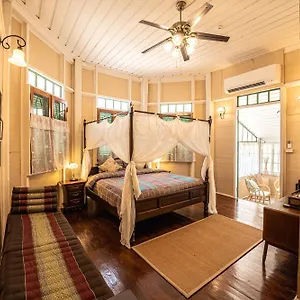 Wallaya-Heritage-Stay-Bangkok-Hostel-Beds