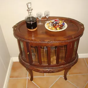 Lanterns Retreats Macro Details photo