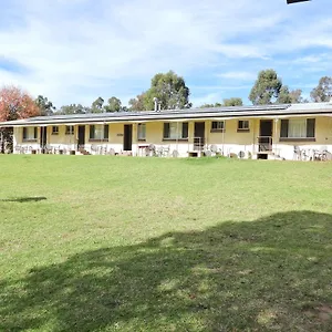 Warrumbungles-Mountain-Motel-Coonabarabran-Exterior