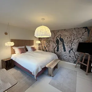 Table-Rase-Hotel-Theux-Room