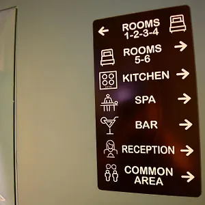 Little Italy Hostel Ex Chiesa S Donato Exterior photo